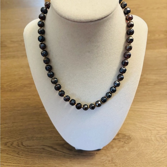 Elegant Black Glass Beaded Necklace - Picture 2 of 4